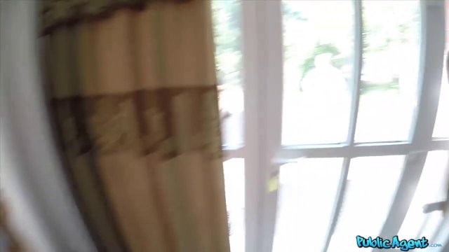 Превью Седой любовник долго и качественно трахал на полу девушку-маляра № 2175