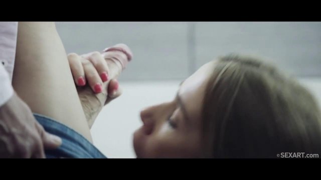 Превью Клиент оттрахал сексуальную официантку в туалетной кабинке № 35054