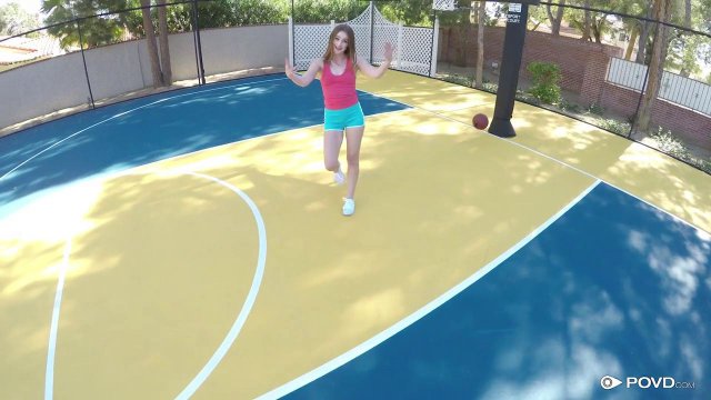 Превью Возбудившись во время пробежки, она оседлала член своего тренера № 35295