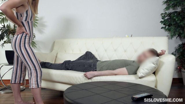 Превью Тренер по фитнесу была очень возбуждена и трахнула своего клиента № 35386