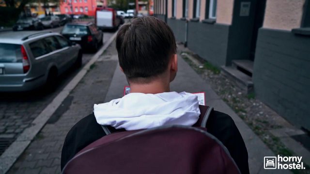 Превью Он привел ее в фейковый хостел и там оттрахал на узкой кровати № 35448