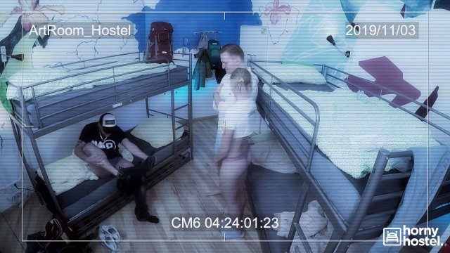 Превью Он привел ее в фейковый хостел и там оттрахал на узкой кровати № 35448