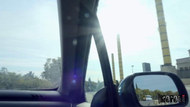 Превью Красотка в спортивной форме оказалась без трусиков и заманила водителя домой № 35464