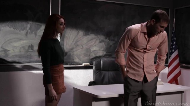 Превью Похотливый препод попросил ее остаться после пар в его кабинете № 35482