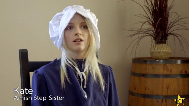 Превью Он обнаружил блондинку у себя в ванной и отымел в киску № 35532