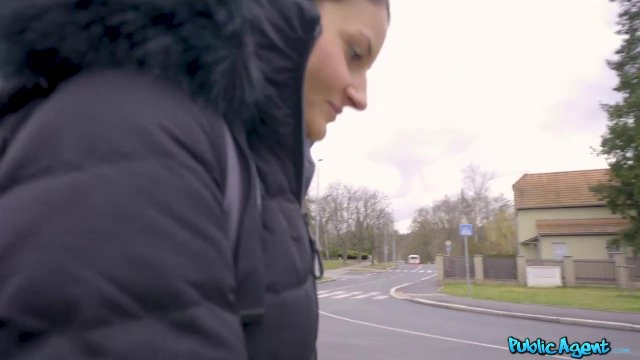 Превью Красивая русская девушка согласилась на жесткий трах за пару баксов № 35541