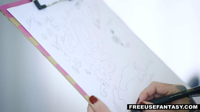 Превью Кавалер развел двух грудастых подруг на тройничок на диване № 38160